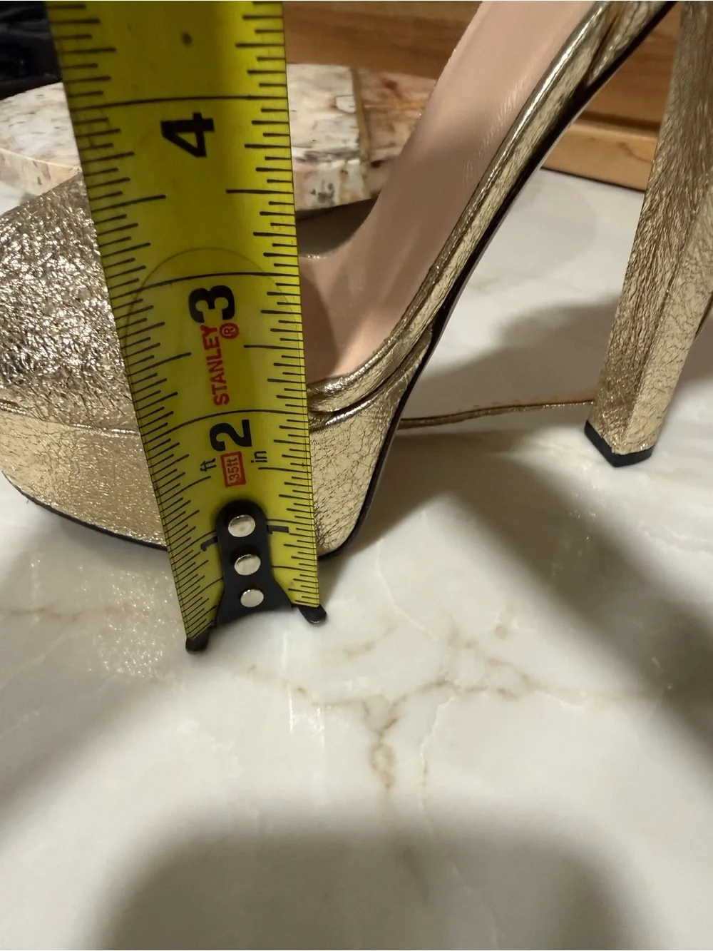 Gucci Gold Glitter Platform Ankle-Strap Heels very confortable!